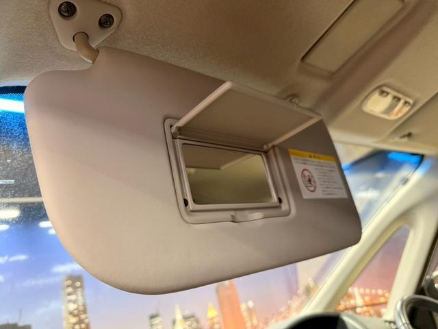 セレナ ハイウェイスター S-ハイブリッド (禁煙車)(後期型)(フリップダウンモニター)(両側パワースライドドア)(純正SDナビ)(クルーズコントロール)(バックカメラ)(アイドリングストップ)(ウォークスル)(ETC)(純正16インチAW)(41枚目)