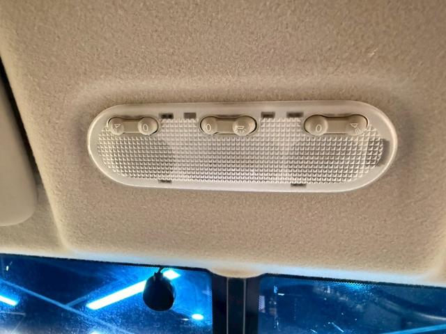 セレナ ハイウェイスター S-ハイブリッド (禁煙車)(後期型)(フリップダウンモニター)(両側パワースライドドア)(純正SDナビ)(クルーズコントロール)(バックカメラ)(アイドリングストップ)(ウォークスル)(ETC)(純正16インチAW)(52枚目)