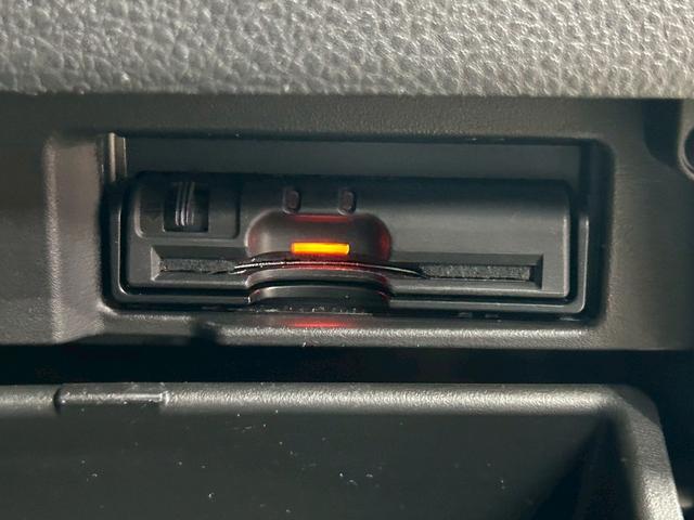 セレナ ハイウェイスター Vセレ+セーフティ SHV Aセフ (両側パワースライド)(純正SDナビ)(フリップダウンモニター)(アラウンドビューモニター)(クルーズコントロール)(エマージェンシーブレーキ)(バックカメラ)(ETC)(純正16インチAW)(11枚目)