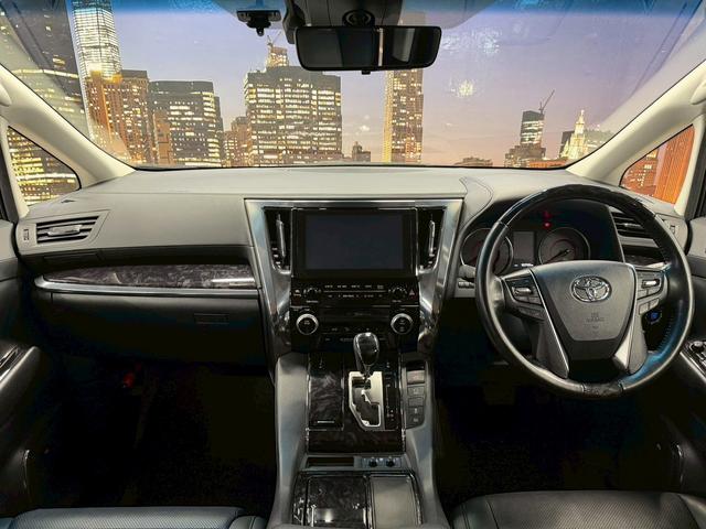 アルファード ２．５Ｓ　Ｃパッケージ　（禁煙車）（後期型）（黒本革シート）（純正ナビ）（後席モニター）（両側パワースライドドア）（シートヒーター＆クーラー）（パワーシート）（シートメモリ）（ウォークスルー）（ＥＴＣ）（純正１８インチＡＷ）（5枚目）
