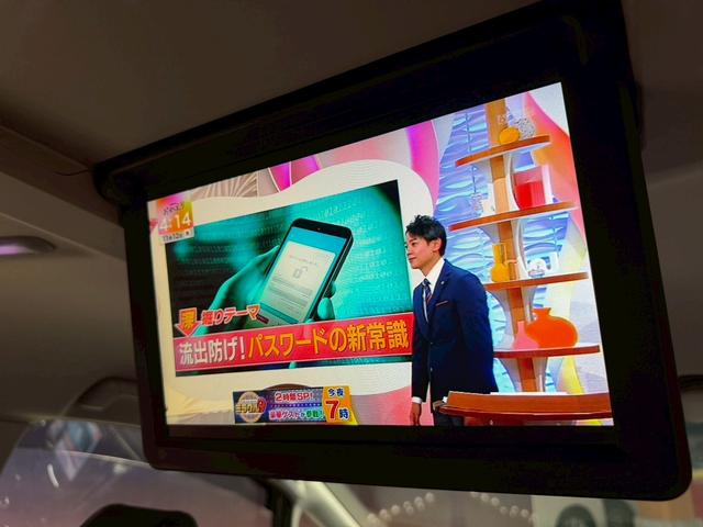 アルファード ２．５Ｓ　Ｃパッケージ　（禁煙車）（後期型）（黒本革シート）（純正ナビ）（後席モニター）（両側パワースライドドア）（シートヒーター＆クーラー）（パワーシート）（シートメモリ）（ウォークスルー）（ＥＴＣ）（純正１８インチＡＷ）（6枚目）