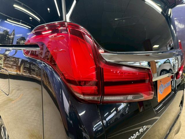 アルファード ２．５Ｓ　Ｃパッケージ　（禁煙車）（後期型）（黒本革シート）（純正ナビ）（後席モニター）（両側パワースライドドア）（シートヒーター＆クーラー）（パワーシート）（シートメモリ）（ウォークスルー）（ＥＴＣ）（純正１８インチＡＷ）（48枚目）