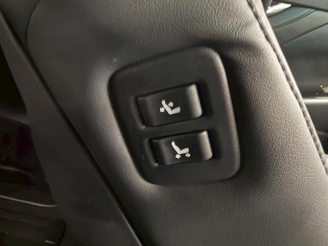 アルファード ２．５Ｓ　Ｃパッケージ　（禁煙車）（後期型）（黒本革シート）（純正ナビ）（後席モニター）（両側パワースライドドア）（シートヒーター＆クーラー）（パワーシート）（シートメモリ）（ウォークスルー）（ＥＴＣ）（純正１８インチＡＷ）（50枚目）