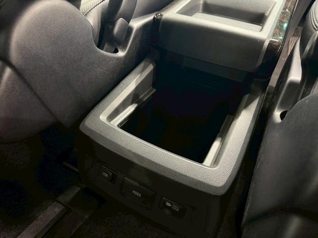 アルファード ３５０Ｓ　Ｃパッケージ　（４ＷＤ）（禁煙車）（後期型）（黒本革シート）（両側パワスラ）（純正ＨＤＤナビ）（全周囲カメラ）（クルーズコントロール）（シートメモリ）（シートヒータ）（コーナーセンサー）（ＥＴＣ）（純正１８ＡＷ）（34枚目）