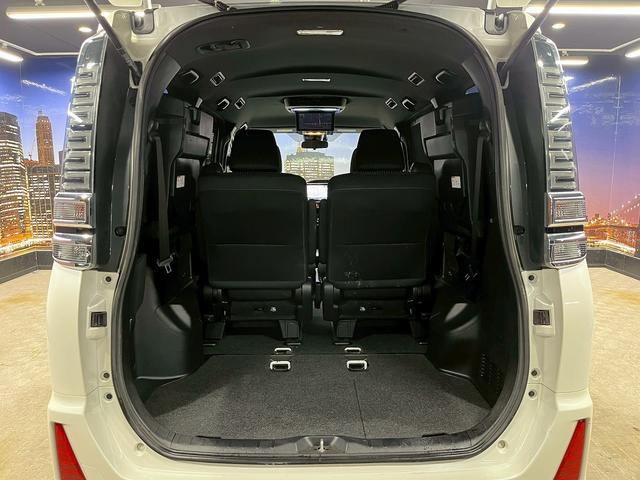 ヴォクシー ハイブリッドＺＳ　トヨタセーフティセンス（禁煙車）（後期型）（フリップダウンモニター）（社外ＳＤナビ）（クルーズコントロール）（シートヒーター）（バックカメラ）（オートマチックハイビーム）（純正１６インチＡＷ）（18枚目）