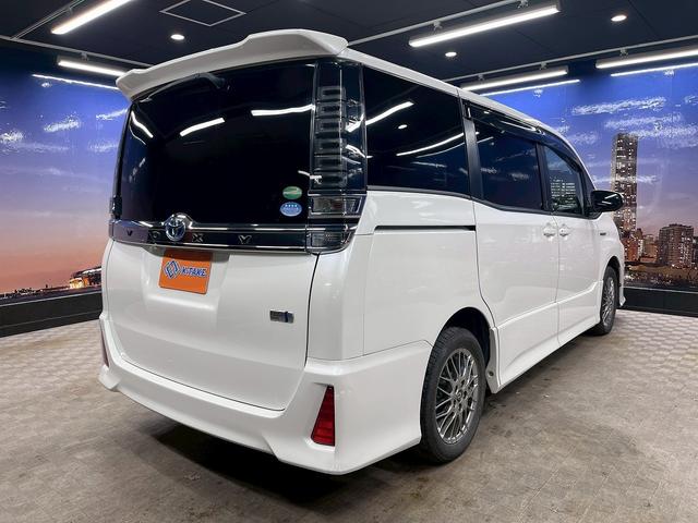 ヴォクシー ハイブリッドＺＳ　トヨタセーフティセンス（禁煙車）（後期型）（フリップダウンモニター）（社外ＳＤナビ）（クルーズコントロール）（シートヒーター）（バックカメラ）（オートマチックハイビーム）（純正１６インチＡＷ）（24枚目）
