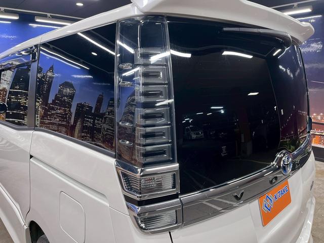 ヴォクシー ハイブリッドＺＳ　トヨタセーフティセンス（禁煙車）（後期型）（フリップダウンモニター）（社外ＳＤナビ）（クルーズコントロール）（シートヒーター）（バックカメラ）（オートマチックハイビーム）（純正１６インチＡＷ）（28枚目）