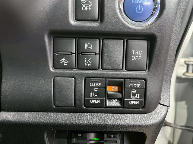 ヴォクシー ハイブリッドＺＳ　トヨタセーフティセンス（禁煙車）（後期型）（フリップダウンモニター）（社外ＳＤナビ）（クルーズコントロール）（シートヒーター）（バックカメラ）（オートマチックハイビーム）（純正１６インチＡＷ）（40枚目）