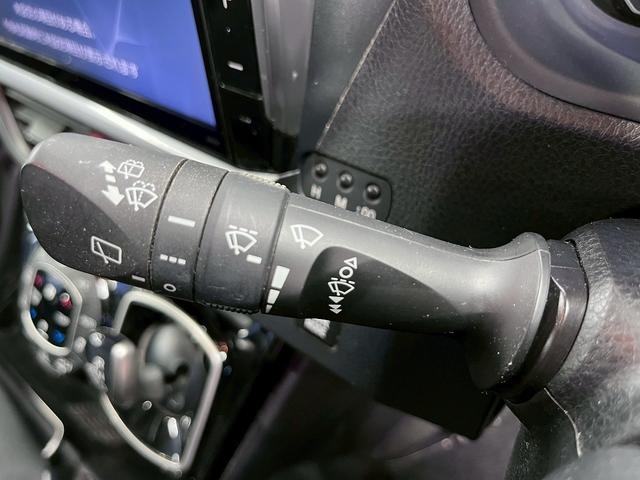 ヴォクシー ハイブリッドＺＳ　トヨタセーフティセンス（禁煙車）（後期型）（フリップダウンモニター）（社外ＳＤナビ）（クルーズコントロール）（シートヒーター）（バックカメラ）（オートマチックハイビーム）（純正１６インチＡＷ）（43枚目）