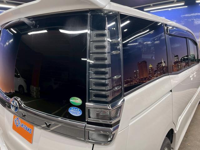 ヴォクシー ハイブリッドＺＳ　トヨタセーフティセンス（禁煙車）（後期型）（フリップダウンモニター）（社外ＳＤナビ）（クルーズコントロール）（シートヒーター）（バックカメラ）（オートマチックハイビーム）（純正１６インチＡＷ）（62枚目）