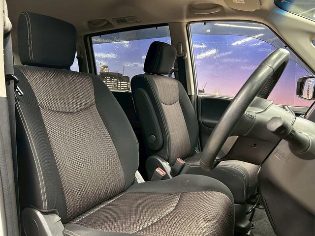 セレナ ハイウェイスター S-ハイブリッド (禁煙車)(後期型)(両側パワースライド)(SDナビ)(バックカメラ)(クルーズコントロール)(レーンアシスト)(ETC)(アイドリングストップ)(HID)(プッシュ&スマートキー)(純正16AW)(17枚目)