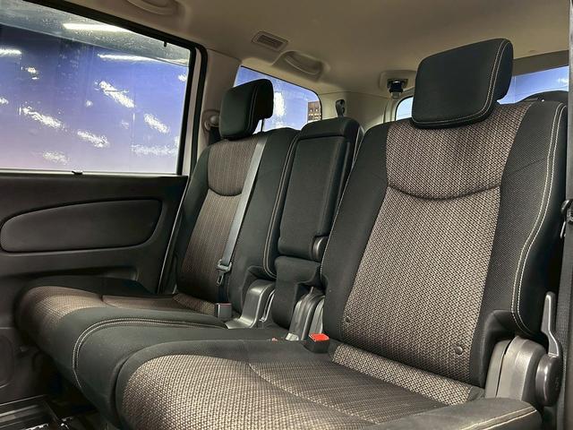 セレナ ハイウェイスター S-ハイブリッド (禁煙車)(後期型)(両側パワースライド)(SDナビ)(バックカメラ)(クルーズコントロール)(レーンアシスト)(ETC)(アイドリングストップ)(HID)(プッシュ&スマートキー)(純正16AW)(30枚目)