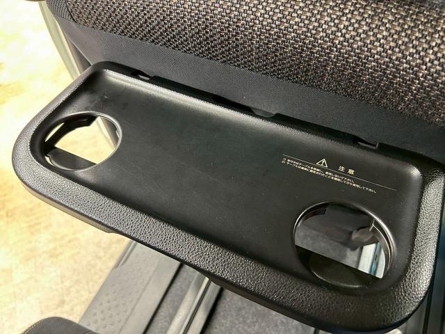 セレナ ハイウェイスター S-ハイブリッド (禁煙車)(後期型)(両側パワースライド)(SDナビ)(バックカメラ)(クルーズコントロール)(レーンアシスト)(ETC)(アイドリングストップ)(HID)(プッシュ&スマートキー)(純正16AW)(31枚目)