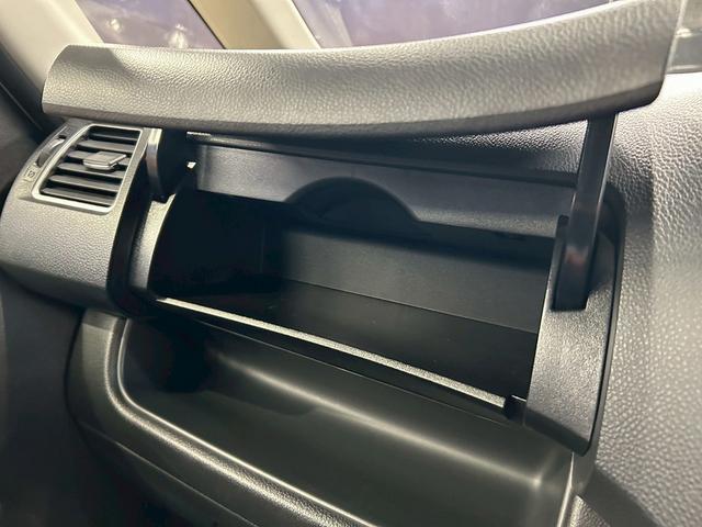 セレナ ハイウェイスター S-ハイブリッド (禁煙車)(後期型)(両側パワースライド)(SDナビ)(バックカメラ)(クルーズコントロール)(レーンアシスト)(ETC)(アイドリングストップ)(HID)(プッシュ&スマートキー)(純正16AW)(33枚目)