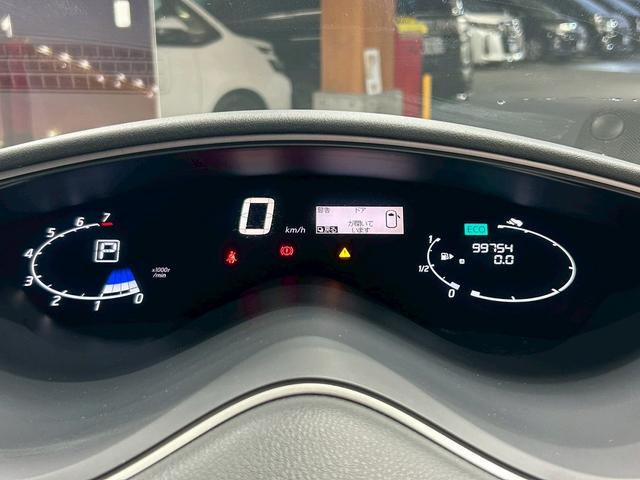 セレナ ハイウェイスター S-ハイブリッド (禁煙車)(後期型)(両側パワースライド)(SDナビ)(バックカメラ)(クルーズコントロール)(レーンアシスト)(ETC)(アイドリングストップ)(HID)(プッシュ&スマートキー)(純正16AW)(40枚目)