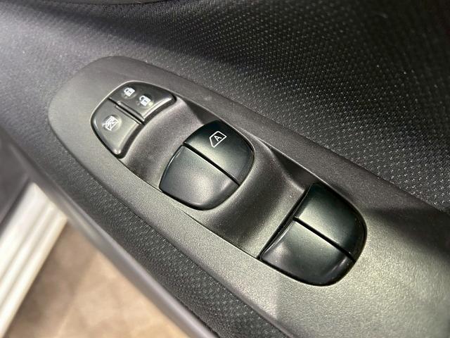 セレナ ハイウェイスター S-ハイブリッド (禁煙車)(後期型)(両側パワースライド)(SDナビ)(バックカメラ)(クルーズコントロール)(レーンアシスト)(ETC)(アイドリングストップ)(HID)(プッシュ&スマートキー)(純正16AW)(43枚目)