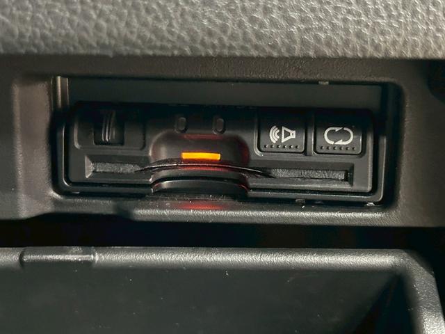 セレナ ハイウェイスター　Ｓ－ハイブリッド　（禁煙車）（８人乗り）（後期型）（両側パワースライドドア）（純正ＳＤナビ）（エマージェンシーブレーキ）（フルセグ（クルーズコントロール）（ＥＴＣ）（フォグライト）（ＬＥＤ）（純正１６インチＡＷ）（10枚目）