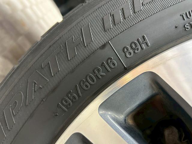 セレナ ハイウェイスター　Ｓ－ハイブリッド　（禁煙車）（８人乗り）（後期型）（両側パワースライドドア）（純正ＳＤナビ）（エマージェンシーブレーキ）（フルセグ（クルーズコントロール）（ＥＴＣ）（フォグライト）（ＬＥＤ）（純正１６インチＡＷ）（39枚目）