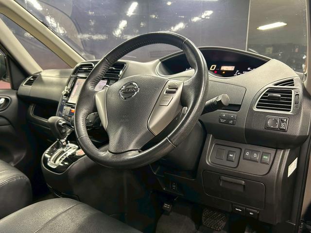 セレナ ハイウェイスター　Ｓ－ハイブリッド　（禁煙車）（８人乗り）（後期型）（両側パワースライドドア）（純正ＳＤナビ）（エマージェンシーブレーキ）（フルセグ（クルーズコントロール）（ＥＴＣ）（フォグライト）（ＬＥＤ）（純正１６インチＡＷ）（41枚目）