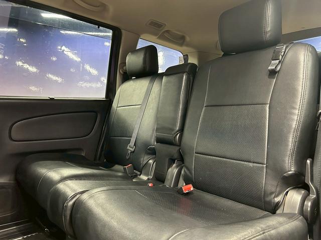 セレナ ハイウェイスター　Ｓ－ハイブリッド　（禁煙車）（８人乗り）（後期型）（両側パワースライドドア）（純正ＳＤナビ）（エマージェンシーブレーキ）（フルセグ（クルーズコントロール）（ＥＴＣ）（フォグライト）（ＬＥＤ）（純正１６インチＡＷ）（55枚目）