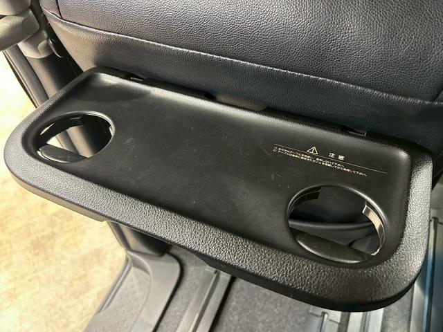 セレナ ハイウェイスター　Ｓ－ハイブリッド　（禁煙車）（８人乗り）（後期型）（両側パワースライドドア）（純正ＳＤナビ）（エマージェンシーブレーキ）（フルセグ（クルーズコントロール）（ＥＴＣ）（フォグライト）（ＬＥＤ）（純正１６インチＡＷ）（56枚目）