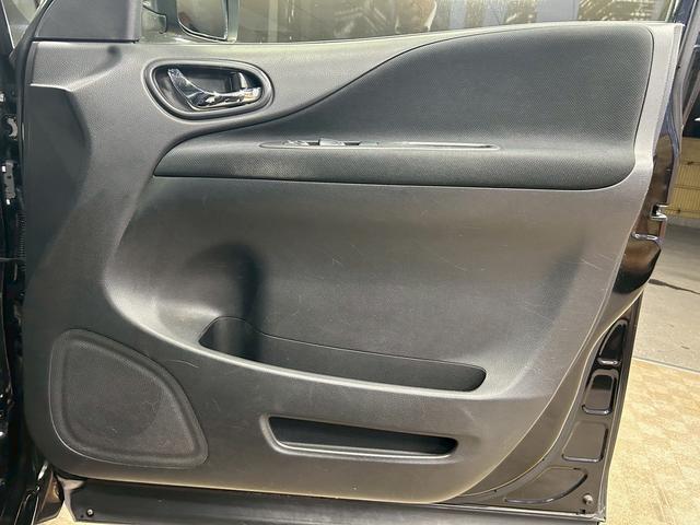 セレナ ハイウェイスター　Ｓ－ハイブリッド　（禁煙車）（８人乗り）（後期型）（両側パワースライドドア）（純正ＳＤナビ）（エマージェンシーブレーキ）（フルセグ（クルーズコントロール）（ＥＴＣ）（フォグライト）（ＬＥＤ）（純正１６インチＡＷ）（60枚目）