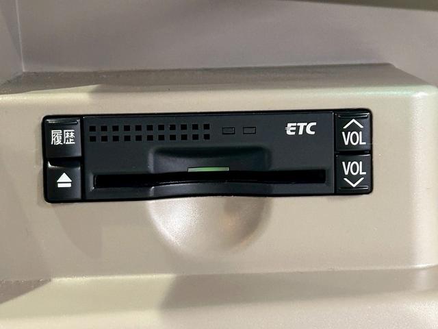 エスティマハイブリッド Ｇ　レザーパッケージ　（禁煙車）（７人乗り）（両側電動ドア）（フリップダウンモニター）（純正ＨＤＤナビ）（電動リアゲート）（シートヒーター）（パワーシート）（バックカメラ）（コーナーセンサー）（純正１７インチＡＷ）（13枚目）