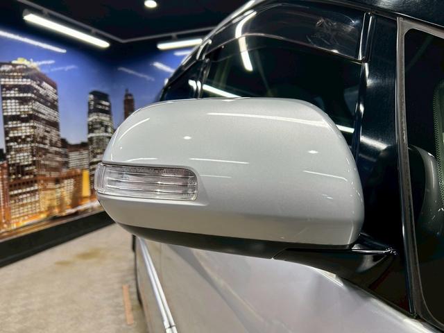 エスティマハイブリッド Ｇ　レザーパッケージ　（禁煙車）（７人乗り）（両側電動ドア）（フリップダウンモニター）（純正ＨＤＤナビ）（電動リアゲート）（シートヒーター）（パワーシート）（バックカメラ）（コーナーセンサー）（純正１７インチＡＷ）（16枚目）