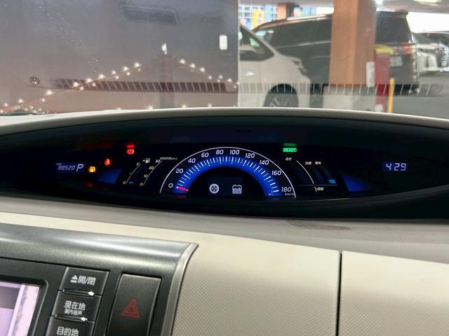 エスティマハイブリッド Ｇ　レザーパッケージ　（禁煙車）（７人乗り）（両側電動ドア）（フリップダウンモニター）（純正ＨＤＤナビ）（電動リアゲート）（シートヒーター）（パワーシート）（バックカメラ）（コーナーセンサー）（純正１７インチＡＷ）（45枚目）