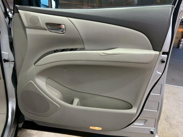 エスティマハイブリッド Ｇ　レザーパッケージ　（禁煙車）（７人乗り）（両側電動ドア）（フリップダウンモニター）（純正ＨＤＤナビ）（電動リアゲート）（シートヒーター）（パワーシート）（バックカメラ）（コーナーセンサー）（純正１７インチＡＷ）（51枚目）