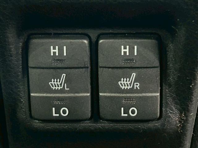 ヴォクシー ハイブリッドＺＳ　煌　（禁煙車）（後期型）（パワースライドドア）（純正ナビ）（ビルトインＥＴＣ）（クルーズコントロール）（シートヒーター）（両側スライドドア）（ウォークスルー）（ＬＥＤヘッドライト）（純正１６インチＡＷ）（9枚目）