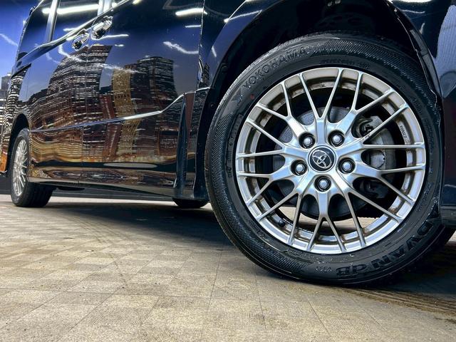 ヴォクシー ハイブリッドＺＳ　煌　（禁煙車）（後期型）（パワースライドドア）（純正ナビ）（ビルトインＥＴＣ）（クルーズコントロール）（シートヒーター）（両側スライドドア）（ウォークスルー）（ＬＥＤヘッドライト）（純正１６インチＡＷ）（18枚目）