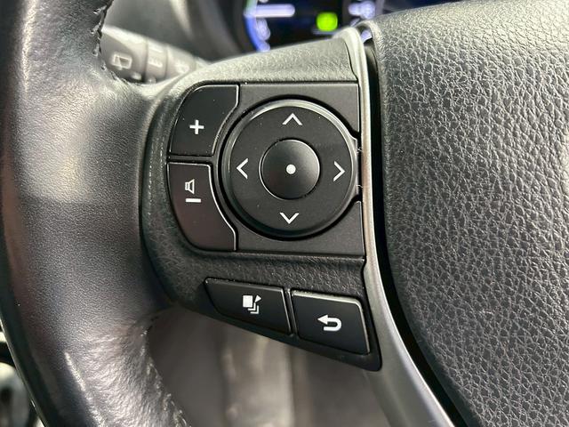 ヴォクシー ハイブリッドＺＳ　煌　（禁煙車）（後期型）（パワースライドドア）（純正ナビ）（ビルトインＥＴＣ）（クルーズコントロール）（シートヒーター）（両側スライドドア）（ウォークスルー）（ＬＥＤヘッドライト）（純正１６インチＡＷ）（32枚目）