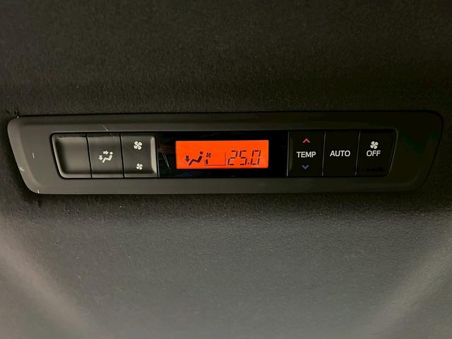 ヴォクシー ハイブリッドＺＳ　煌　（禁煙車）（後期型）（パワースライドドア）（純正ナビ）（ビルトインＥＴＣ）（クルーズコントロール）（シートヒーター）（両側スライドドア）（ウォークスルー）（ＬＥＤヘッドライト）（純正１６インチＡＷ）（51枚目）