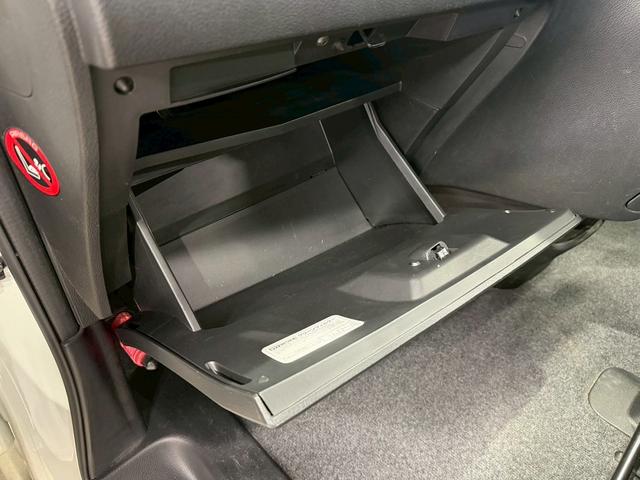 セレナ ライダーブラックラインＳ－ＨＶアドバンスドセーフティ　（禁煙車）（後期型）（両側パワースライドドア）（エマージェンシーブレーキ）（純正ＳＤナビ）（アラウンドビューモニター）（ビルトインＥＴＣ）（クルコン）（ＬＥＤヘッドライト）（純正１６インチＡＷ）（47枚目）