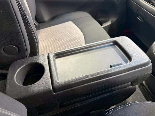 セレナ ライダーブラックラインＳ－ＨＶアドバンスドセーフティ　（禁煙車）（後期型）（両側パワースライドドア）（エマージェンシーブレーキ）（純正ＳＤナビ）（アラウンドビューモニター）（ビルトインＥＴＣ）（クルコン）（ＬＥＤヘッドライト）（純正１６インチＡＷ）（51枚目）