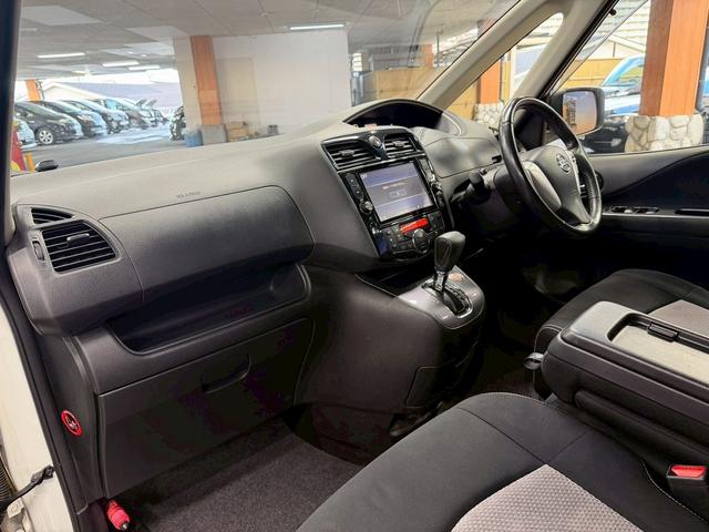 セレナ ライダーブラックラインＳ－ＨＶアドバンスドセーフティ　（禁煙車）（後期型）（両側パワースライドドア）（エマージェンシーブレーキ）（純正ＳＤナビ）（アラウンドビューモニター）（ビルトインＥＴＣ）（クルコン）（ＬＥＤヘッドライト）（純正１６インチＡＷ）（55枚目）