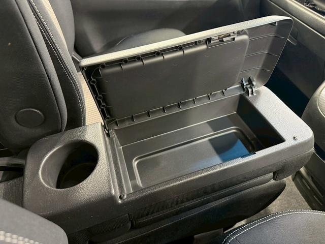 セレナ ライダーブラックラインＳ－ＨＶアドバンスドセーフティ　（禁煙車）（後期型）（両側パワースライドドア）（エマージェンシーブレーキ）（純正ＳＤナビ）（アラウンドビューモニター）（ビルトインＥＴＣ）（クルコン）（ＬＥＤヘッドライト）（純正１６インチＡＷ）（62枚目）