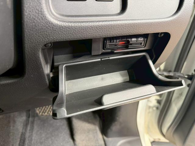 セレナ ライダーブラックラインＳ－ＨＶアドバンスドセーフティ　（禁煙車）（後期型）（両側パワースライドドア）（エマージェンシーブレーキ）（純正ＳＤナビ）（アラウンドビューモニター）（ビルトインＥＴＣ）（クルコン）（ＬＥＤヘッドライト）（純正１６インチＡＷ）（67枚目）