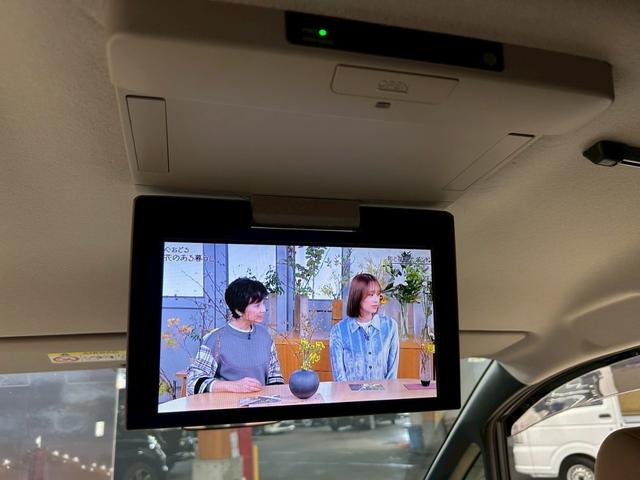 ノア ハイブリッドＸ　（禁煙車）（ＴＲＤフルエアロ）（後期型）（両側パワースライドドア）（純正ナビ）（フリップダウンモニター）（クルーズコントロール）（バックカメラ）（シートヒーター）（ＥＴＣ）（純正１５インチＡＷ）（8枚目）