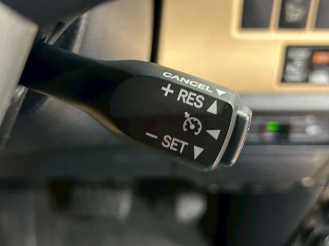 ノア ハイブリッドＸ　（禁煙車）（ＴＲＤフルエアロ）（後期型）（両側パワースライドドア）（純正ナビ）（フリップダウンモニター）（クルーズコントロール）（バックカメラ）（シートヒーター）（ＥＴＣ）（純正１５インチＡＷ）（10枚目）