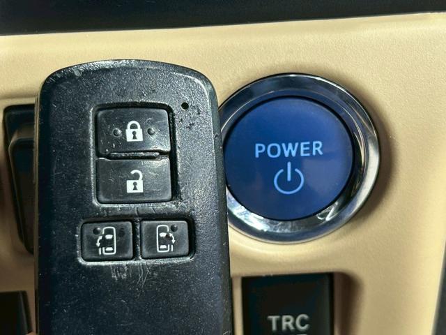 ノア ハイブリッドＸ　（禁煙車）（ＴＲＤフルエアロ）（後期型）（両側パワースライドドア）（純正ナビ）（フリップダウンモニター）（クルーズコントロール）（バックカメラ）（シートヒーター）（ＥＴＣ）（純正１５インチＡＷ）（13枚目）