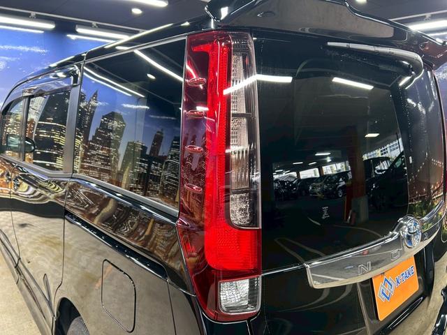 ノア ハイブリッドＸ　（禁煙車）（ＴＲＤフルエアロ）（後期型）（両側パワースライドドア）（純正ナビ）（フリップダウンモニター）（クルーズコントロール）（バックカメラ）（シートヒーター）（ＥＴＣ）（純正１５インチＡＷ）（33枚目）