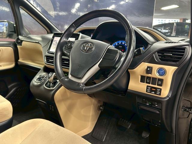 ノア ハイブリッドＸ　（禁煙車）（ＴＲＤフルエアロ）（後期型）（両側パワースライドドア）（純正ナビ）（フリップダウンモニター）（クルーズコントロール）（バックカメラ）（シートヒーター）（ＥＴＣ）（純正１５インチＡＷ）（36枚目）