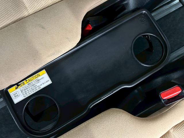 ノア ハイブリッドＸ　（禁煙車）（ＴＲＤフルエアロ）（後期型）（両側パワースライドドア）（純正ナビ）（フリップダウンモニター）（クルーズコントロール）（バックカメラ）（シートヒーター）（ＥＴＣ）（純正１５インチＡＷ）（64枚目）