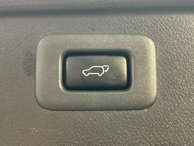 アルファード 240S Cパッケージ (禁煙車)(後期型)(両側パワースライドドア)(アルパインナビ)(パワーバックドア)(クルーズコントロール)(クリアランスソナー)(バックカメラ)(ビルトインETC)(純正18インチAW)(9枚目)