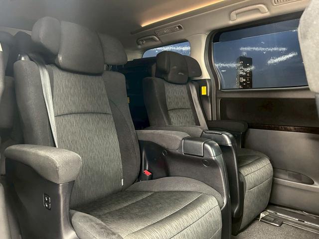 アルファード 240S Cパッケージ (禁煙車)(後期型)(両側パワースライドドア)(アルパインナビ)(パワーバックドア)(クルーズコントロール)(クリアランスソナー)(バックカメラ)(ビルトインETC)(純正18インチAW)(22枚目)