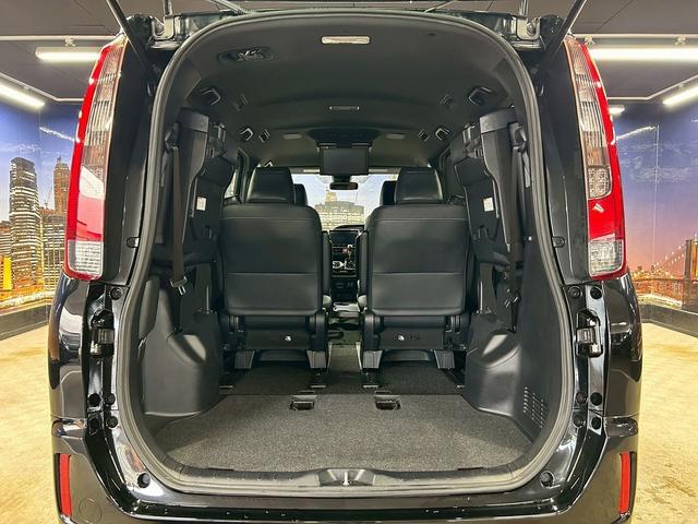 ラゲッジルームは、大容量のスペースを確保。リアシートを倒すことでバリエーション豊かに収納できます。
