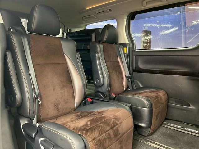 アルファード 240S タイプゴールド (禁煙車)(後期型)(ハーフレザー)(両側パワスラ)(フリップダウンモニター)(純正HDDナビ)(バックカメラ)(クルーズコントロール)(パワーバックドア)(ビルトインETC)(純正18インチAW)(21枚目)