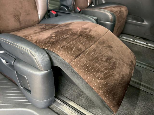 アルファード 240S タイプゴールド (禁煙車)(後期型)(ハーフレザー)(両側パワスラ)(フリップダウンモニター)(純正HDDナビ)(バックカメラ)(クルーズコントロール)(パワーバックドア)(ビルトインETC)(純正18インチAW)(34枚目)